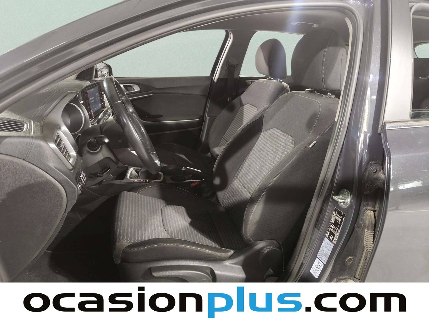 Foto asientos delanteros KIA Ceed KIA Ceed 1.6 MHEV iMT Drive (136 CV)