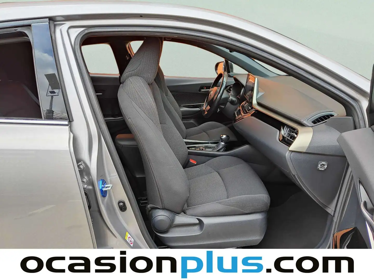 Foto Toyota C-HR Toyota C-HR 1.8 125H Advance (122 CV)