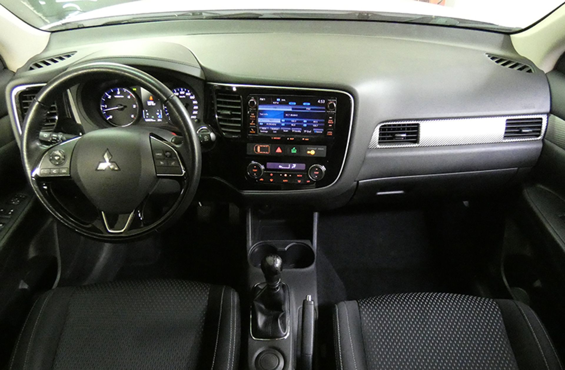 Mitsubishi Outlander 220 DI-D Motion 2WD - foto 6