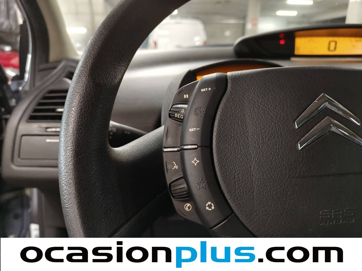 Equipamiento del Citroën C4 Citroën C4 1.6 HDI Coupe Collection (92 CV)