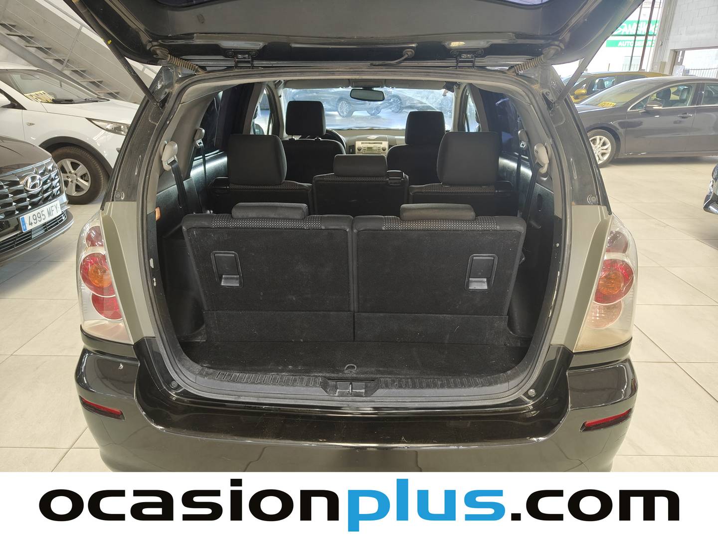 Fotos maletero Toyota Corolla Verso Toyota Corolla Verso 2.2 D-4D Sport (177 CV) 7 Plazas
