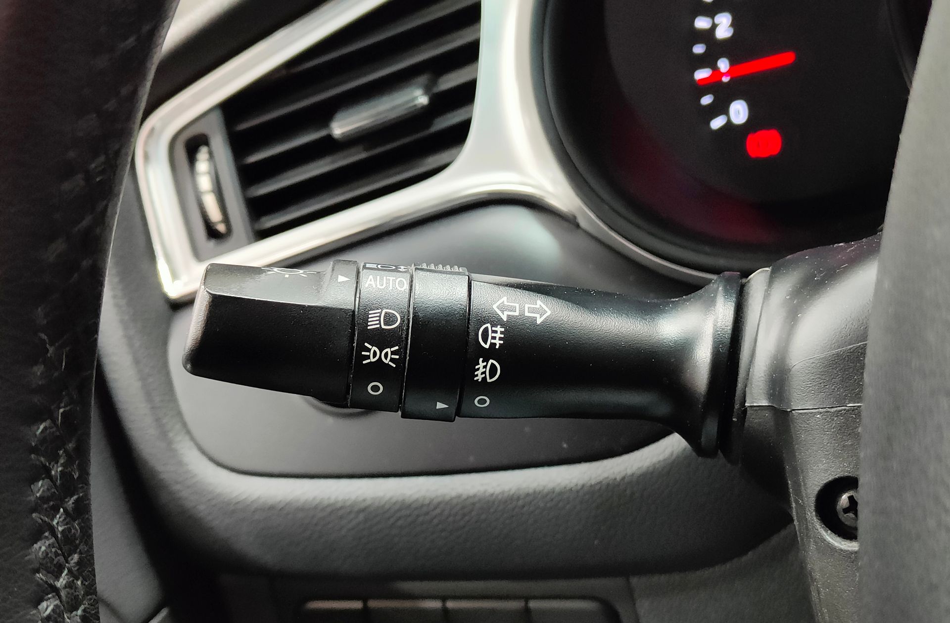 Kia Ceed 1.4 CRDi WGT Drive - foto 21
