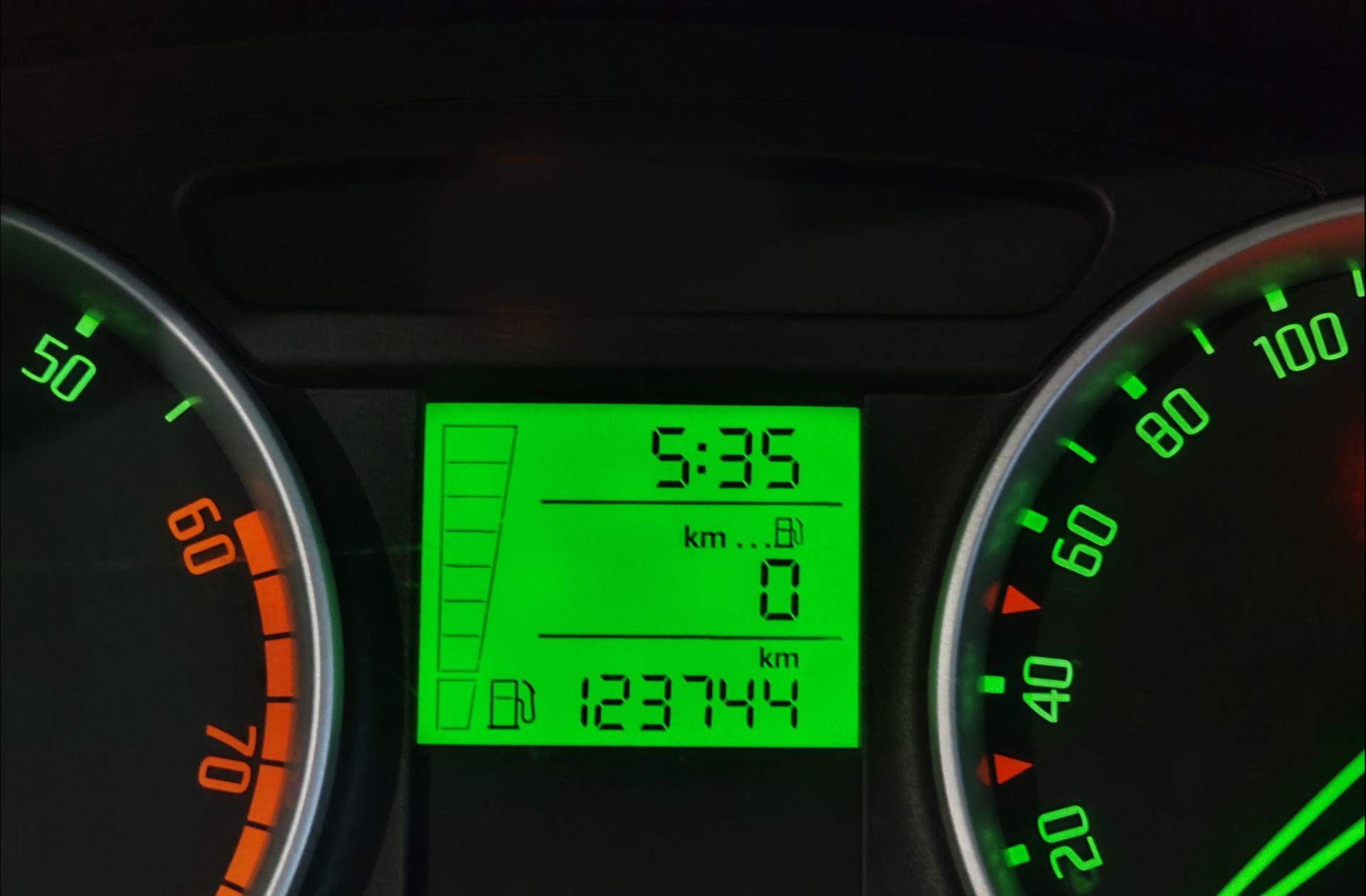 Škoda Fabia 1.2 Young - foto 6