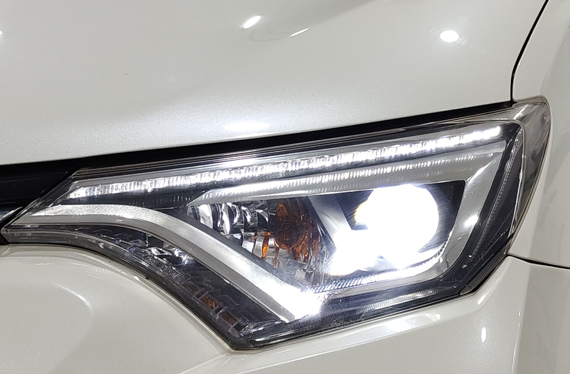 Toyota RAV4 2.5l hybrid Feel! 2WD - foto 13