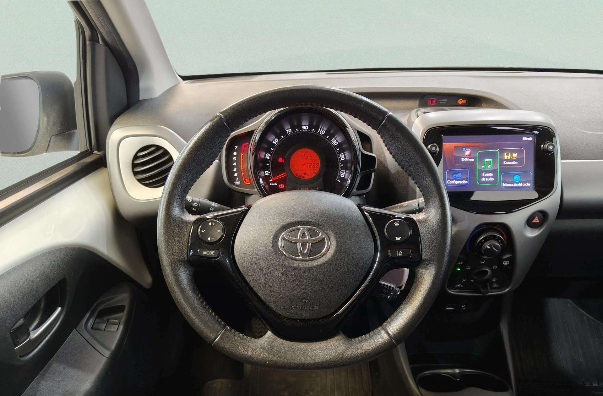 Toyota Aygo 1.0 70 x-play - foto 23