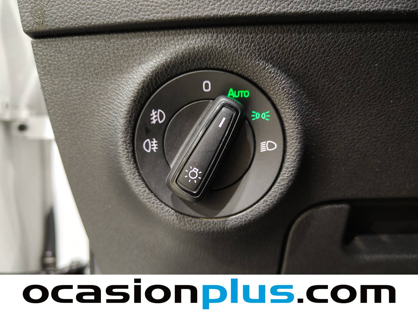 Foto Skoda Karoq Skoda Karoq 1.0 TSI Ambition DSG (115 CV)