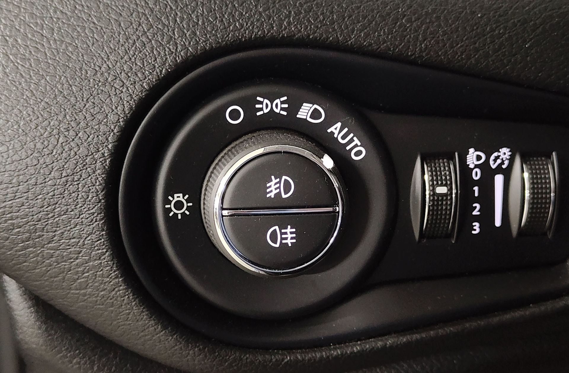 Jeep Renegade eHybrid 1.5 Altitude DCT - foto 22