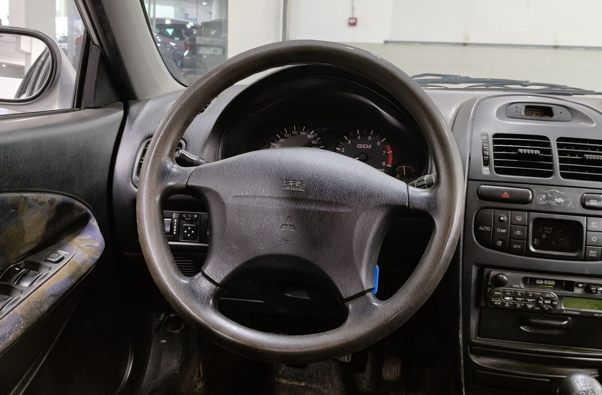 Mitsubishi Carisma 1.8 LS GDI - foto 17