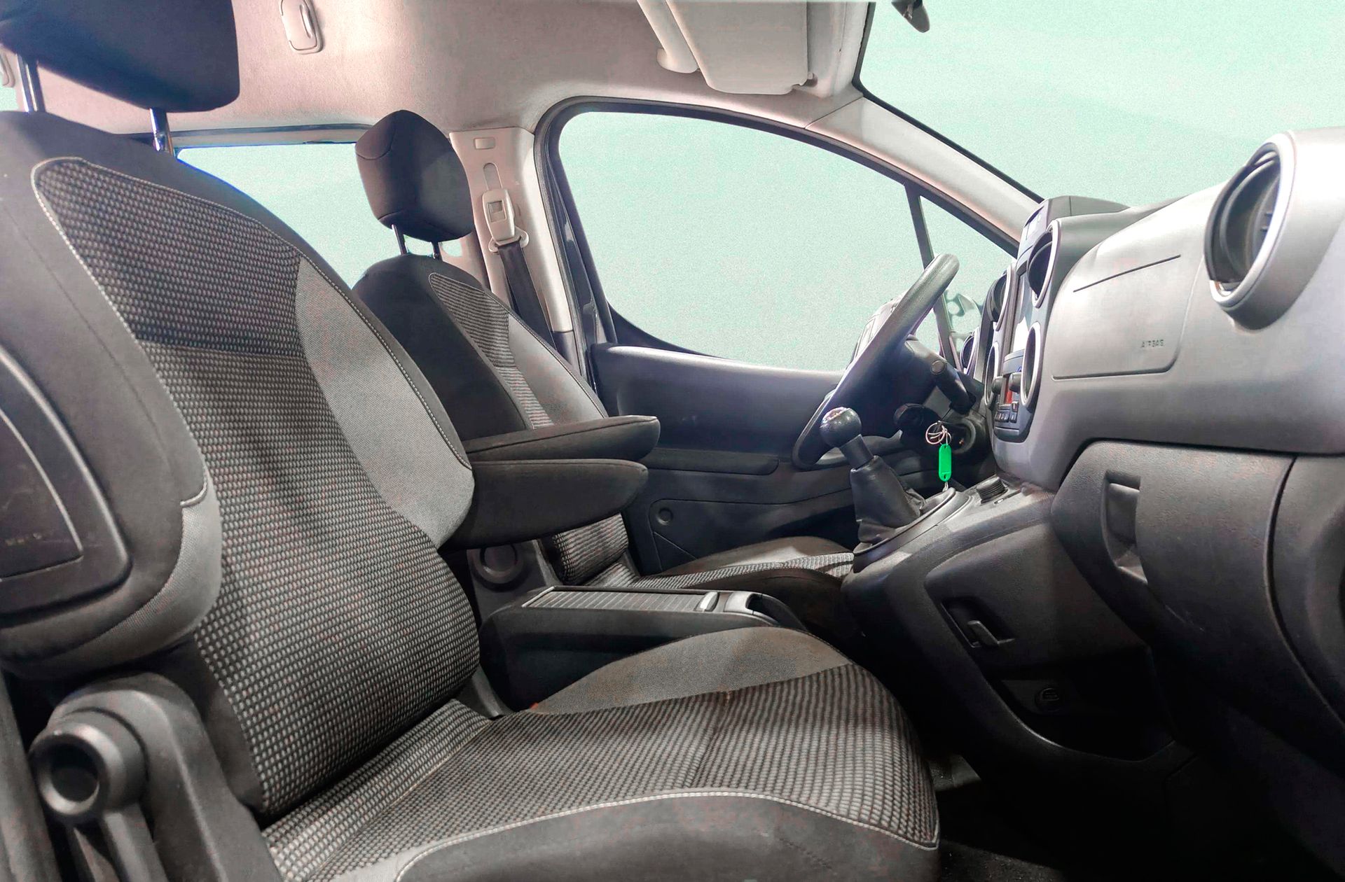 Peugeot Partner Tepee Combi 1.2 PureTech Adventure Edition - foto 15
