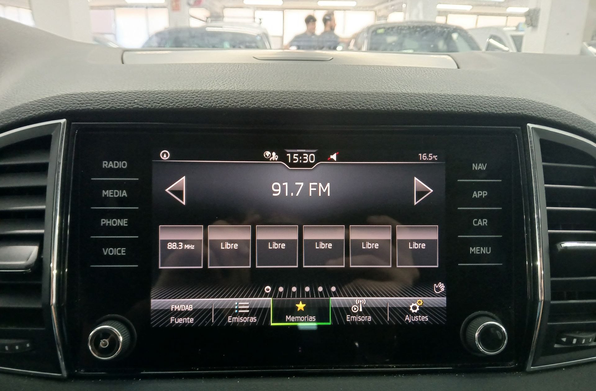 Škoda Karoq 2.0 TDI Selection - foto 31