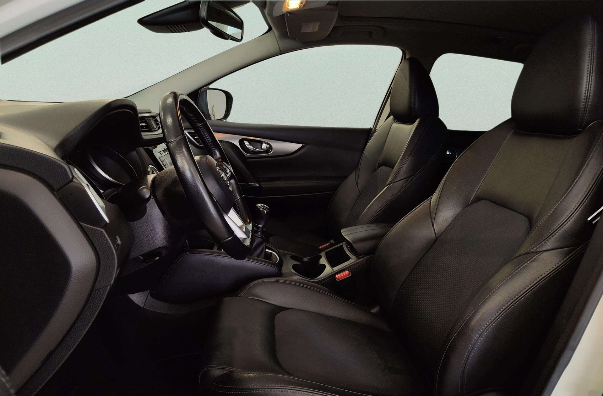 Nissan Qashqai DIG-T 140 Tekna 4x2 - foto 11
