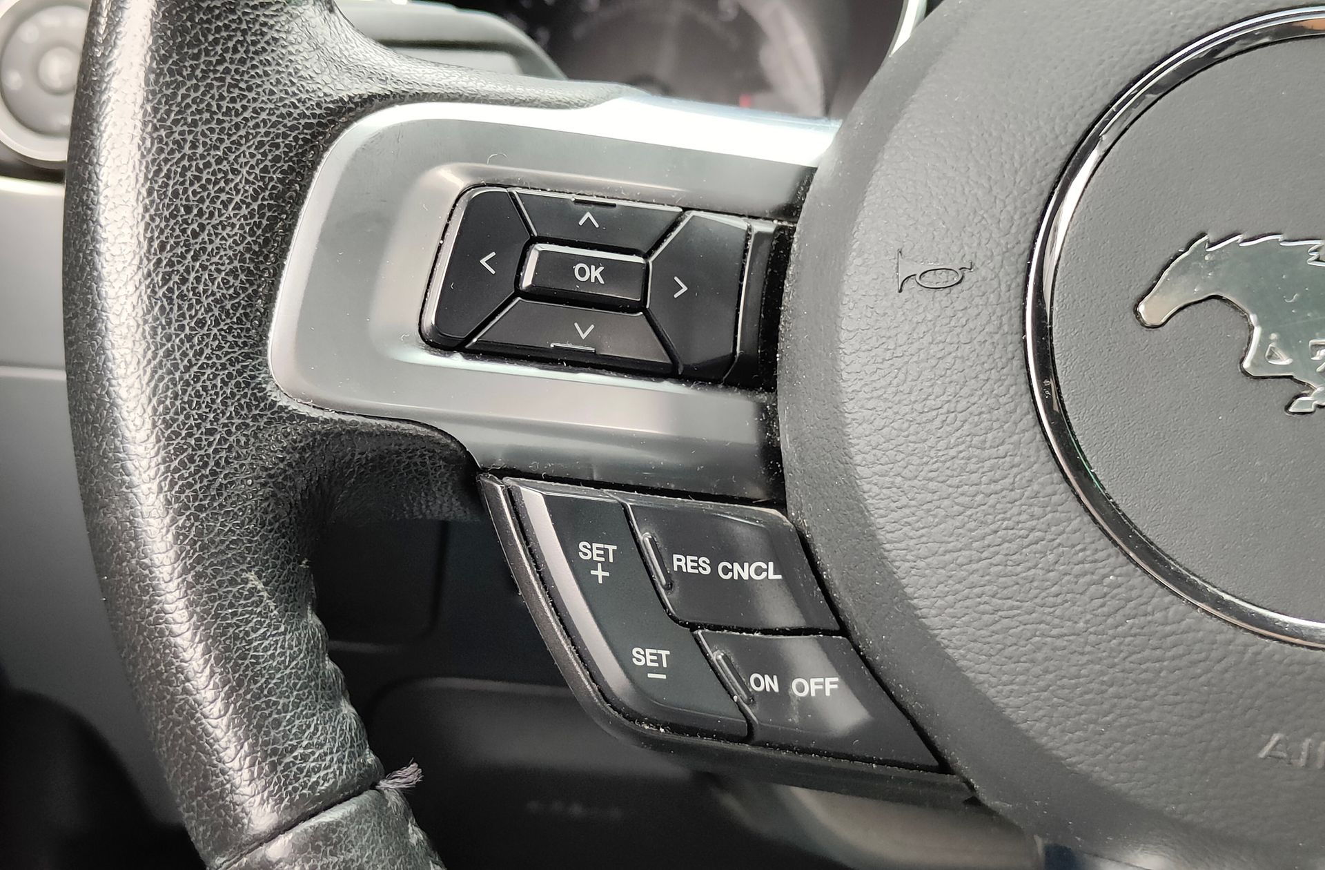 Ford Mustang 2.3 EcoBoost Mustang (Fastback) - foto 24