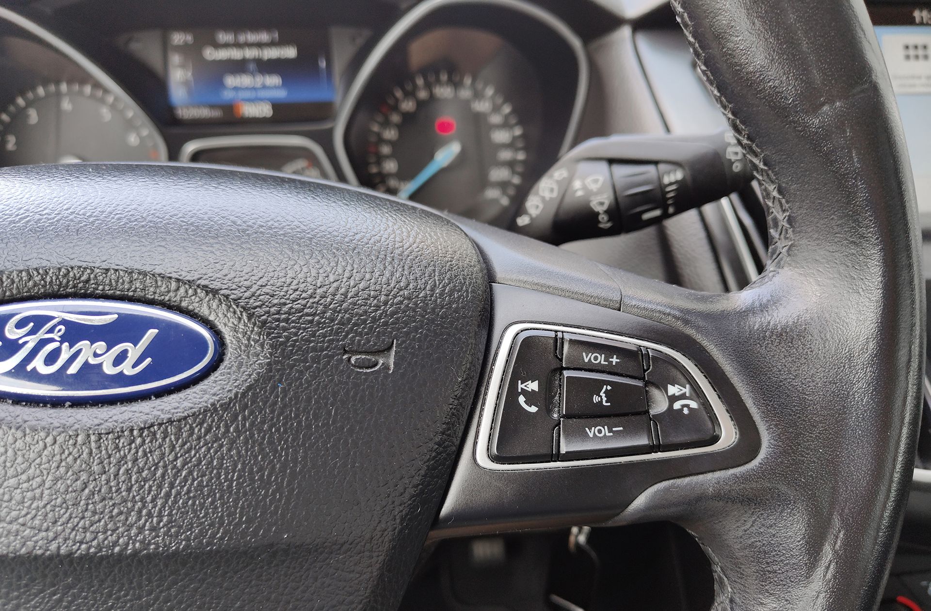 Ford Focus 1.0 EcoBoost Trend+ - foto 29