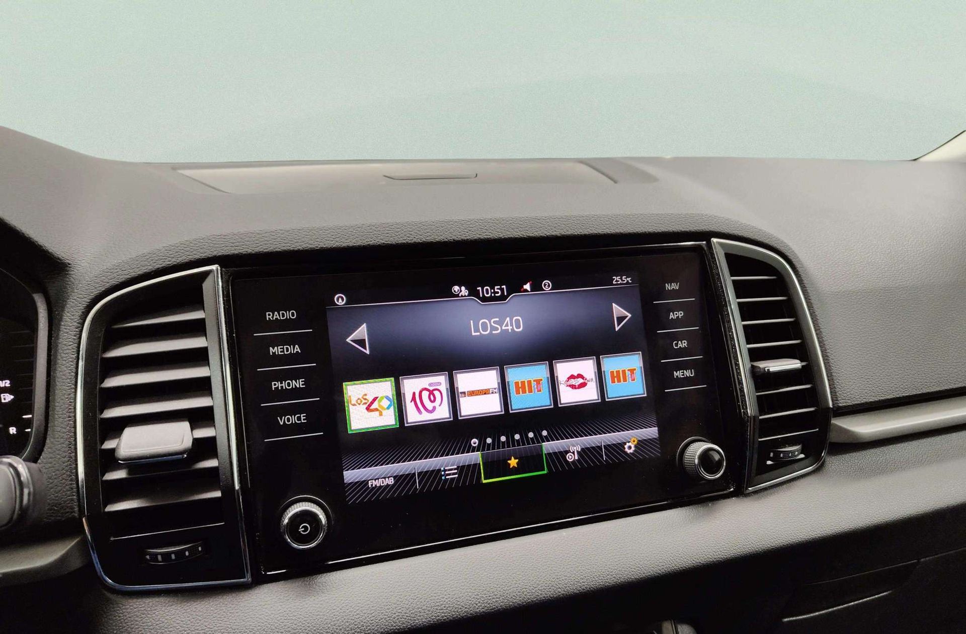 Škoda Karoq 1.5 TSI ACT Ambition DSG - foto 31