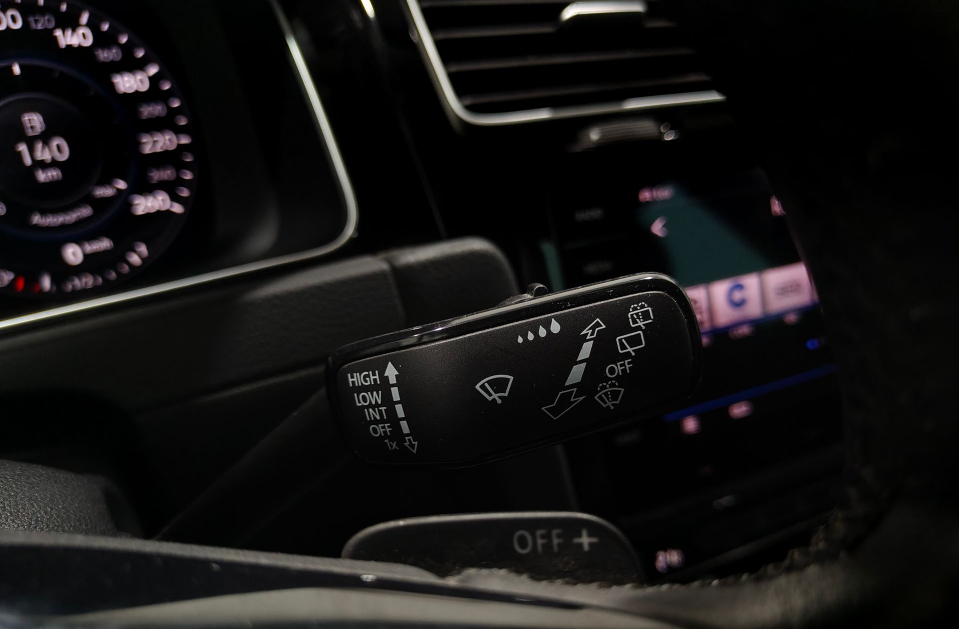 Volkswagen Golf Variant Sport 2.0 TDI DSG R-Line - foto 34