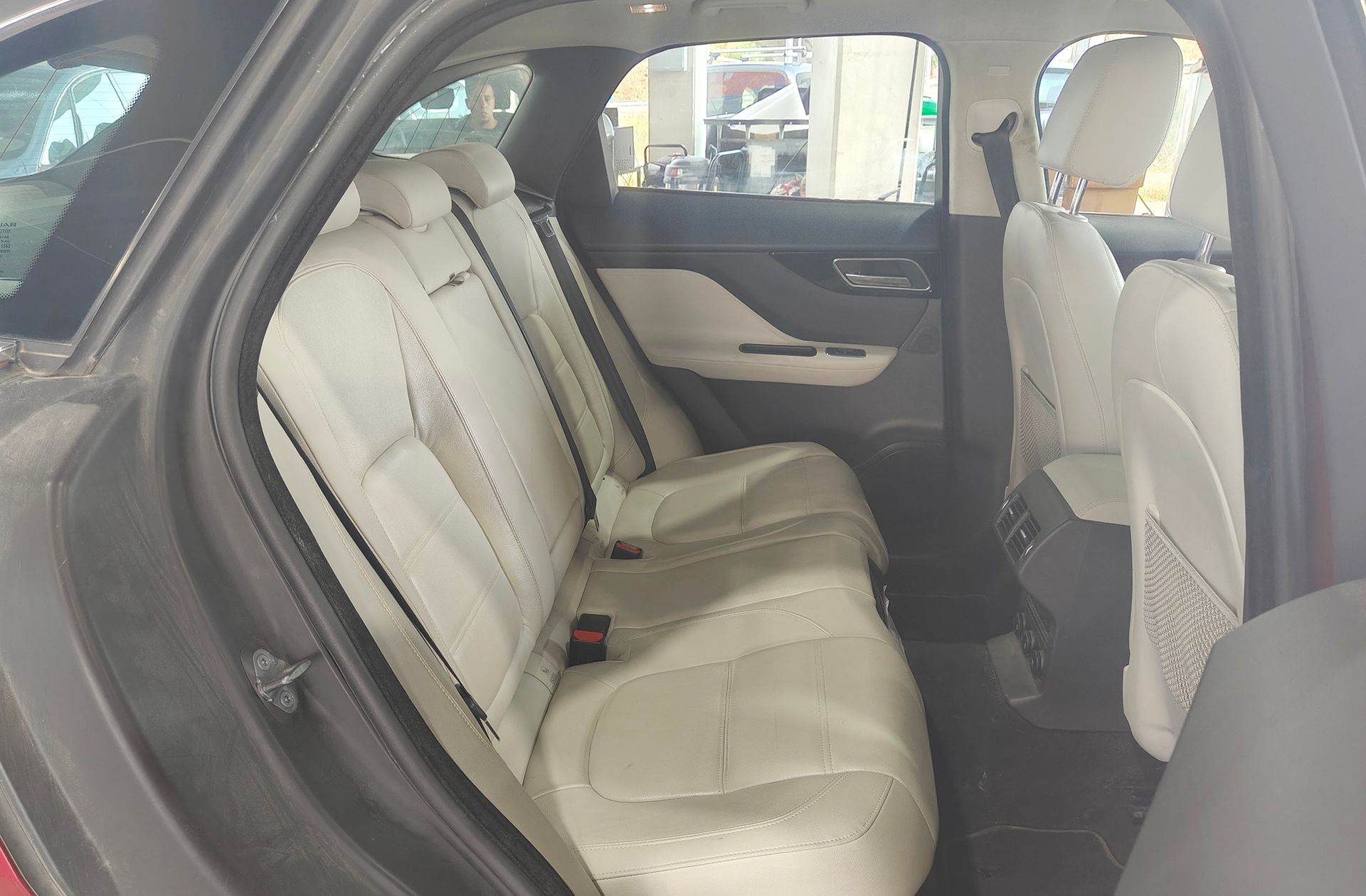 Jaguar F-Pace 2.0T i4 Prestige AWD - foto 19