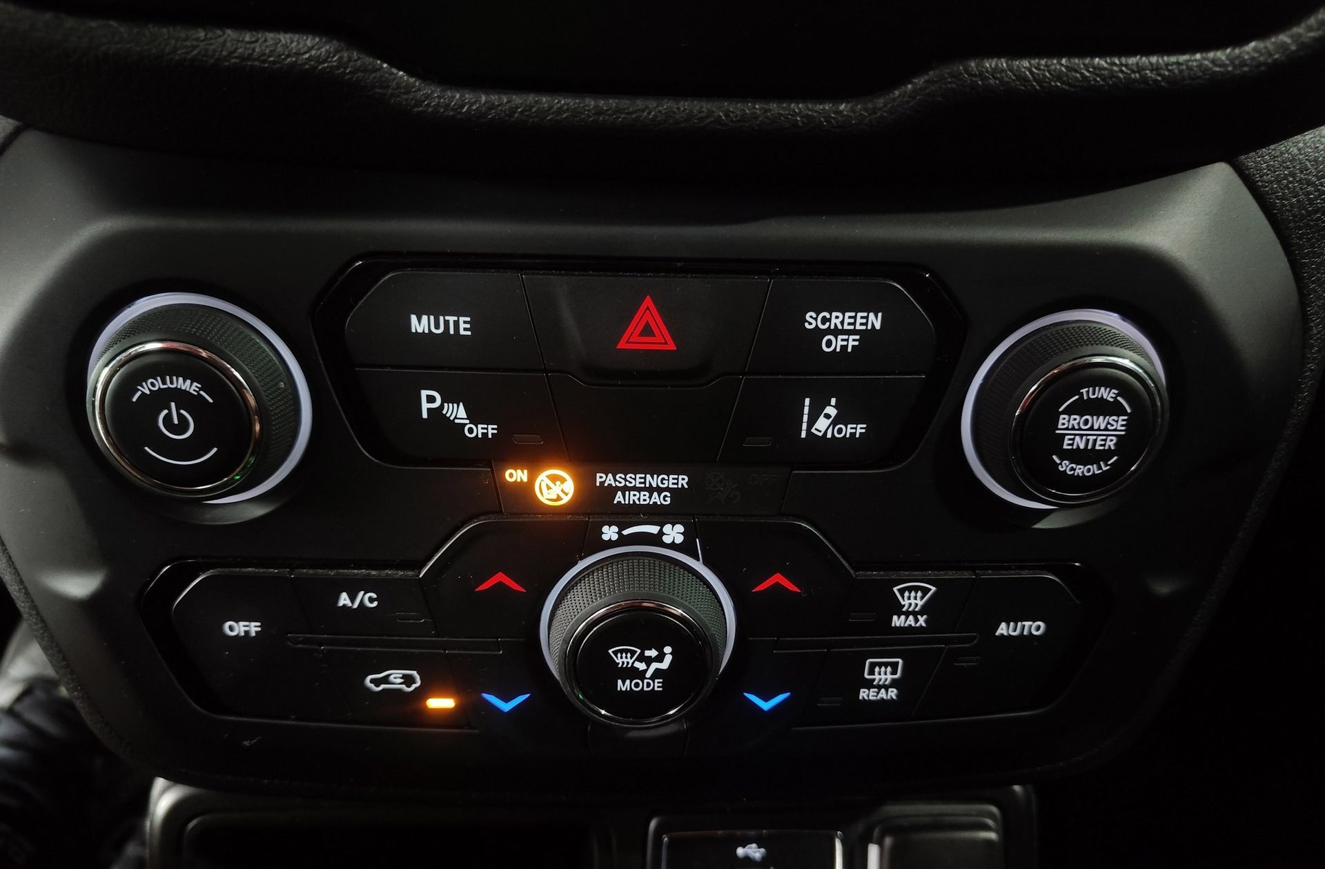 Jeep Renegade eHybrid Night Eagle ATX - foto 26