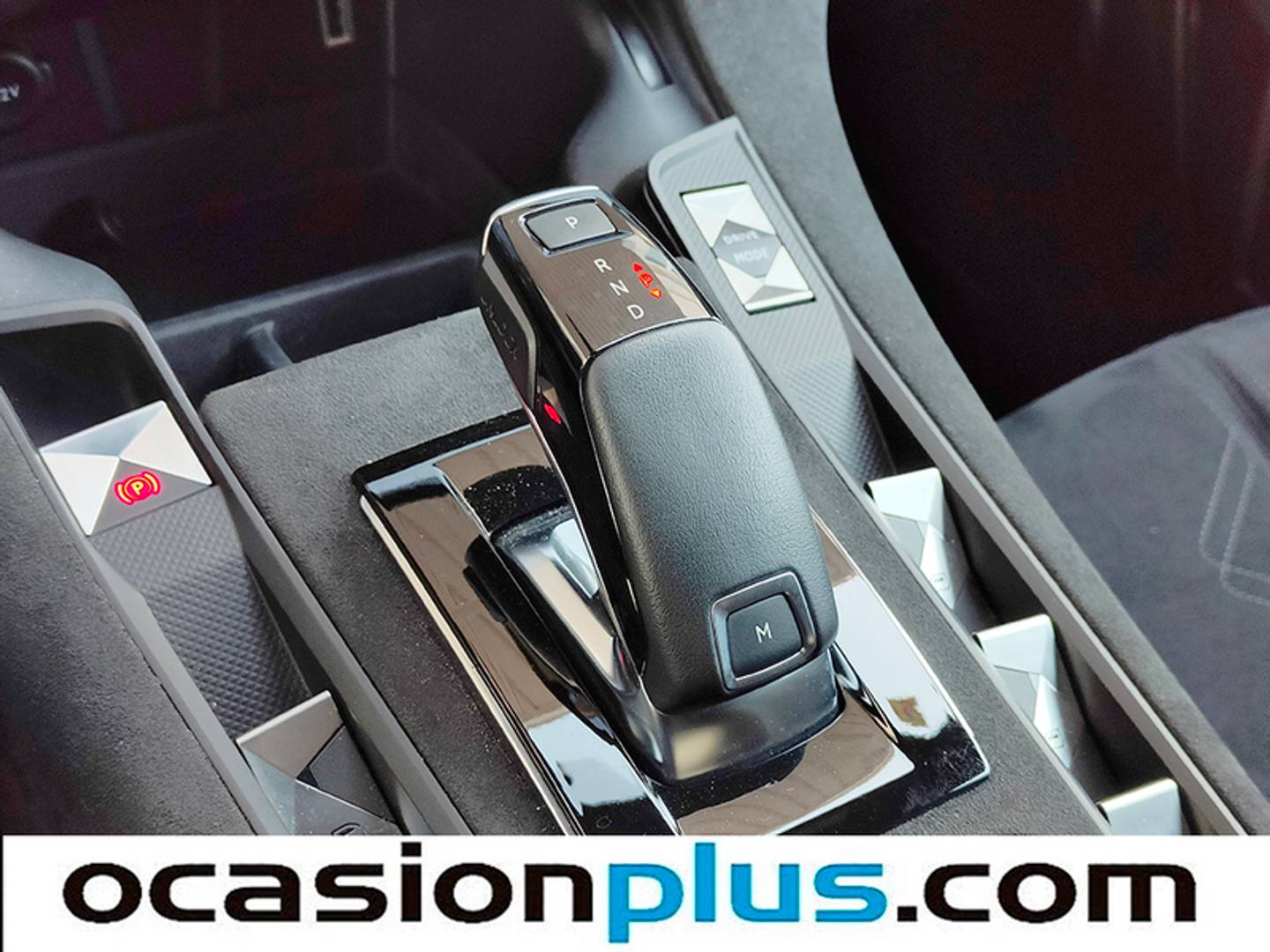 Foto DS DS 7 DS DS7 Crossback BlueHDi 130 Performance Line Auto (130 CV)