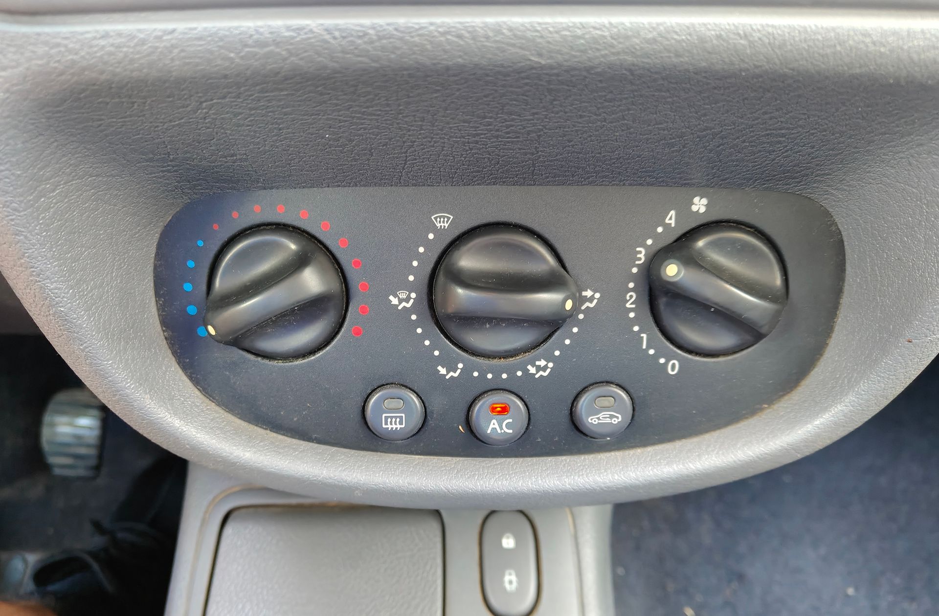 Renault Clio 1.9 D Alizé - foto 23