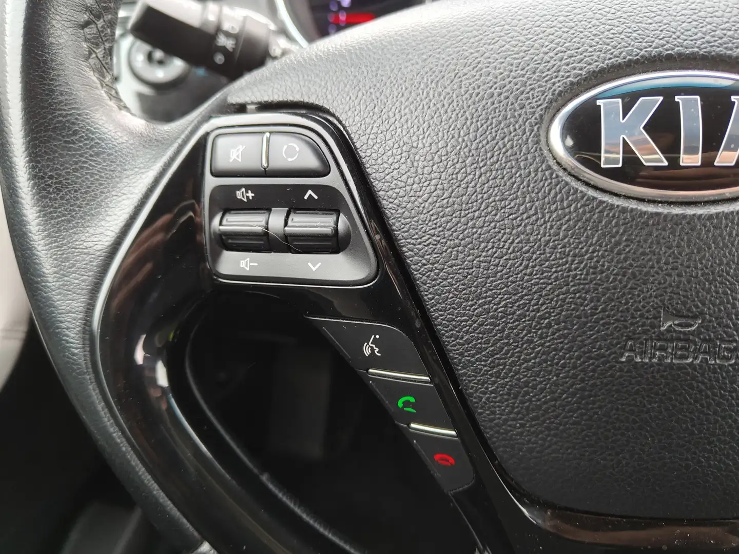 Foto KIA Ceed Kia Ceed 1.6 CRDi VGT Tech DCT (136 CV)