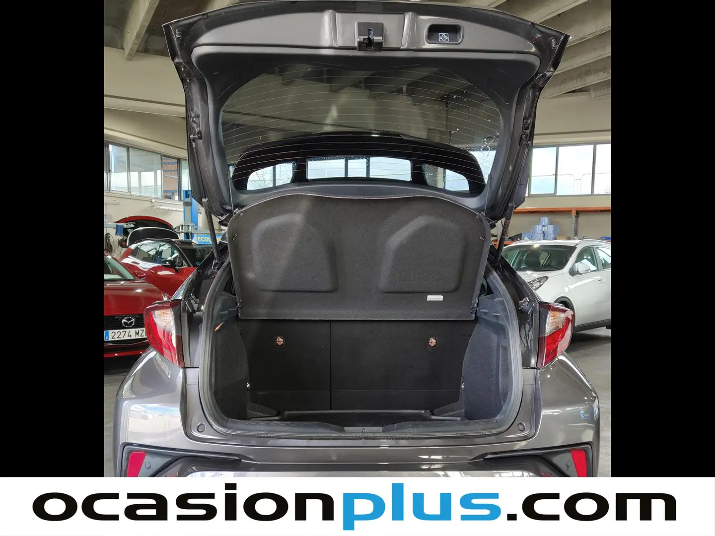 Foto Toyota C-HR Toyota C-HR 1.8 125H Advance (122 CV)