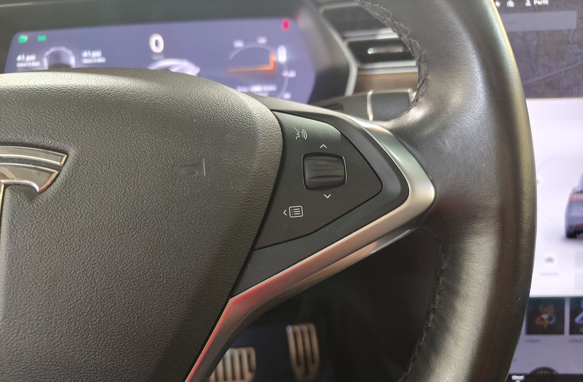 Tesla Model X 75d 4WD - foto 30