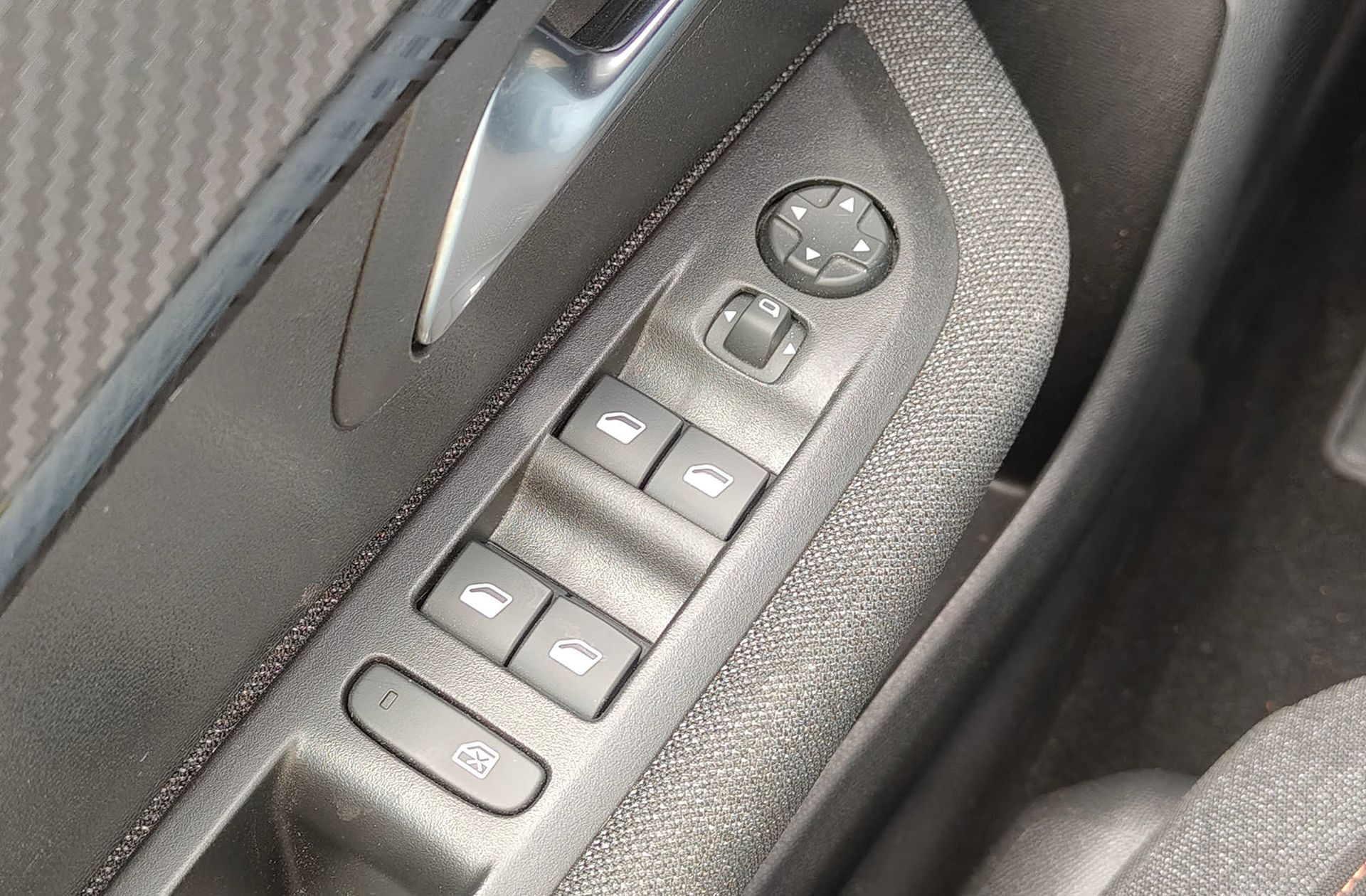 Peugeot 208 Style Hybrid 110 eDCS6 - foto 30