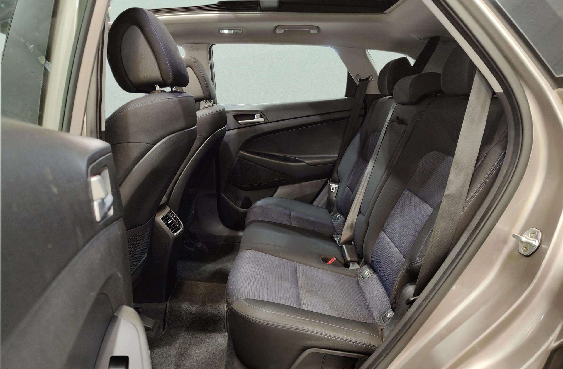 Hyundai Tucson 1.7 CRDi BlueDrive Link Sky 4x2 - foto 12