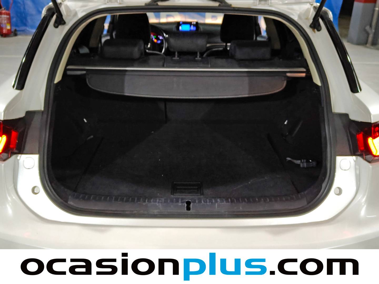 Fotos maletero Lexus CT Lexus CT 200h Business (136 CV)