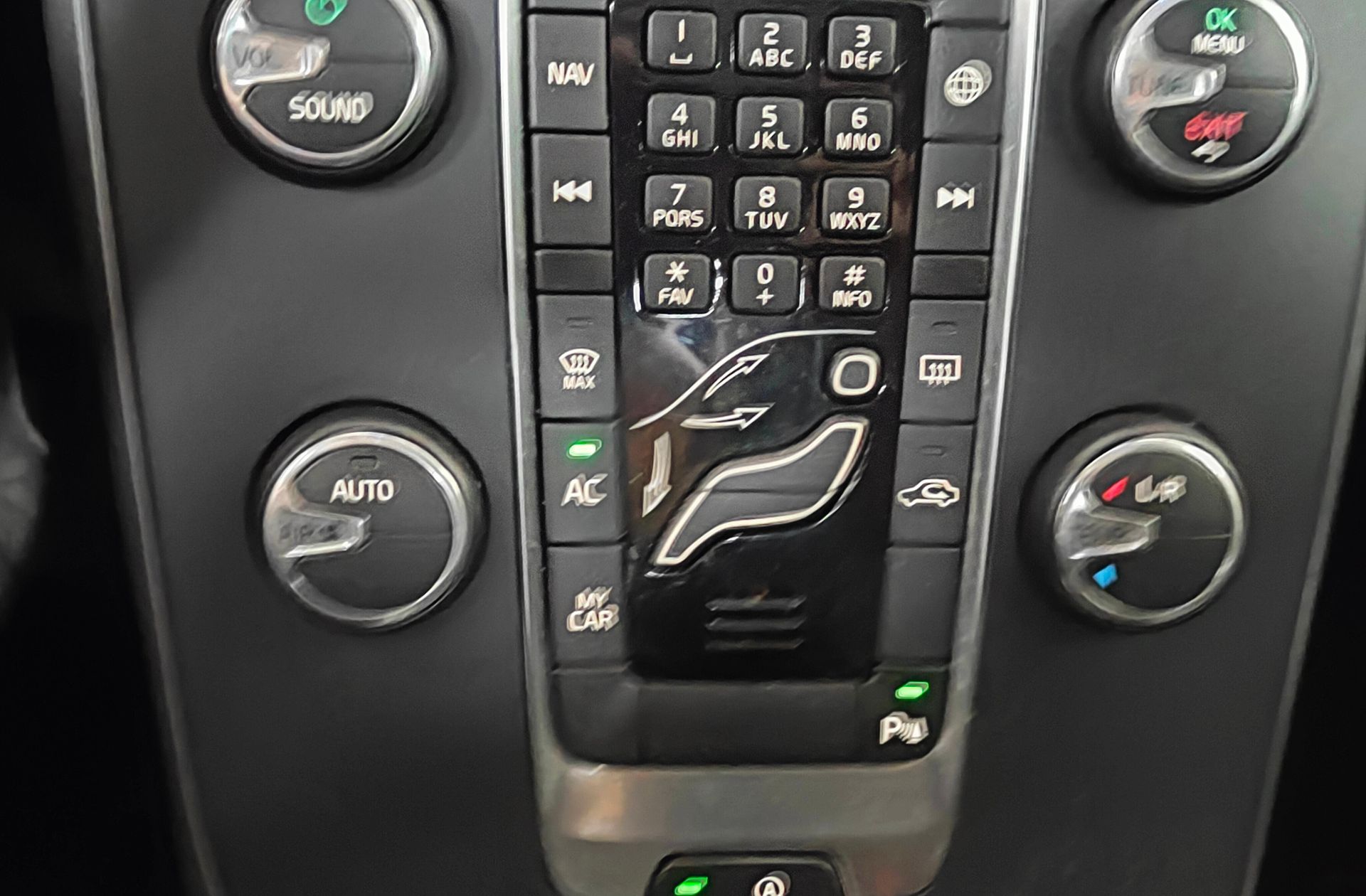 Volvo V40 D3 Momentum - foto 31