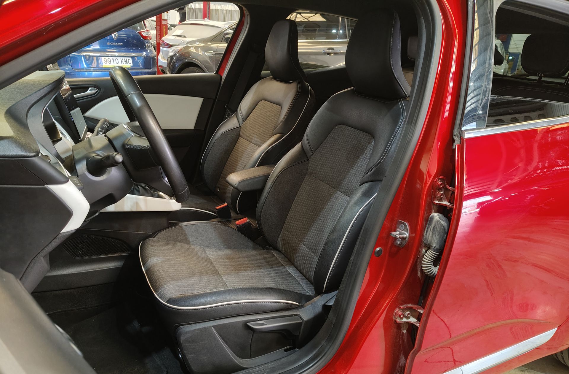 Renault Clio Techno TCe - foto 12