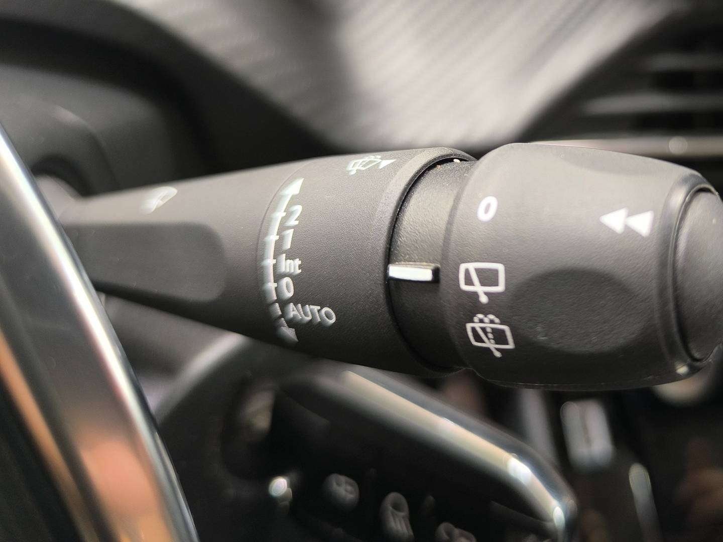 Foto Peugeot 208 Peugeot 208 Allure Hybrid eDCS6 (100 CV)