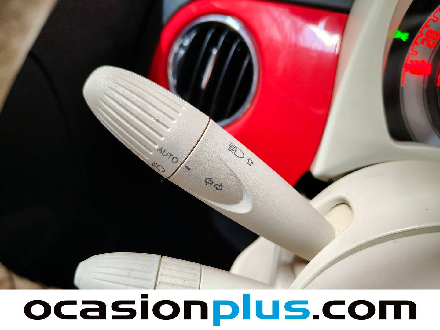 Equipamiento del Fiat 500 Fiat 500 1.2 8v Lounge (69 CV)