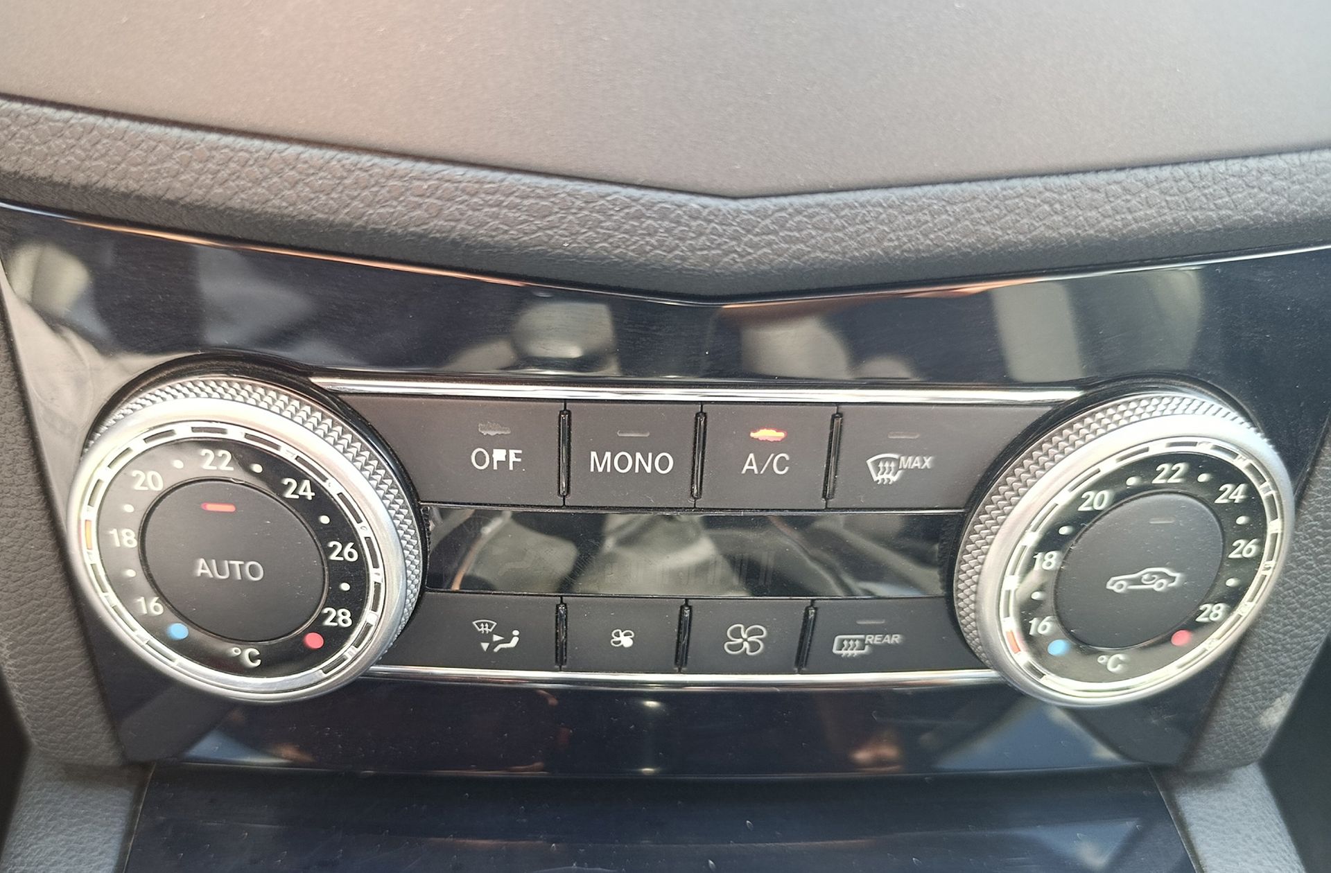 Mercedes-Benz Clase C CDI Blue Efficiency Avantgarde - foto 38