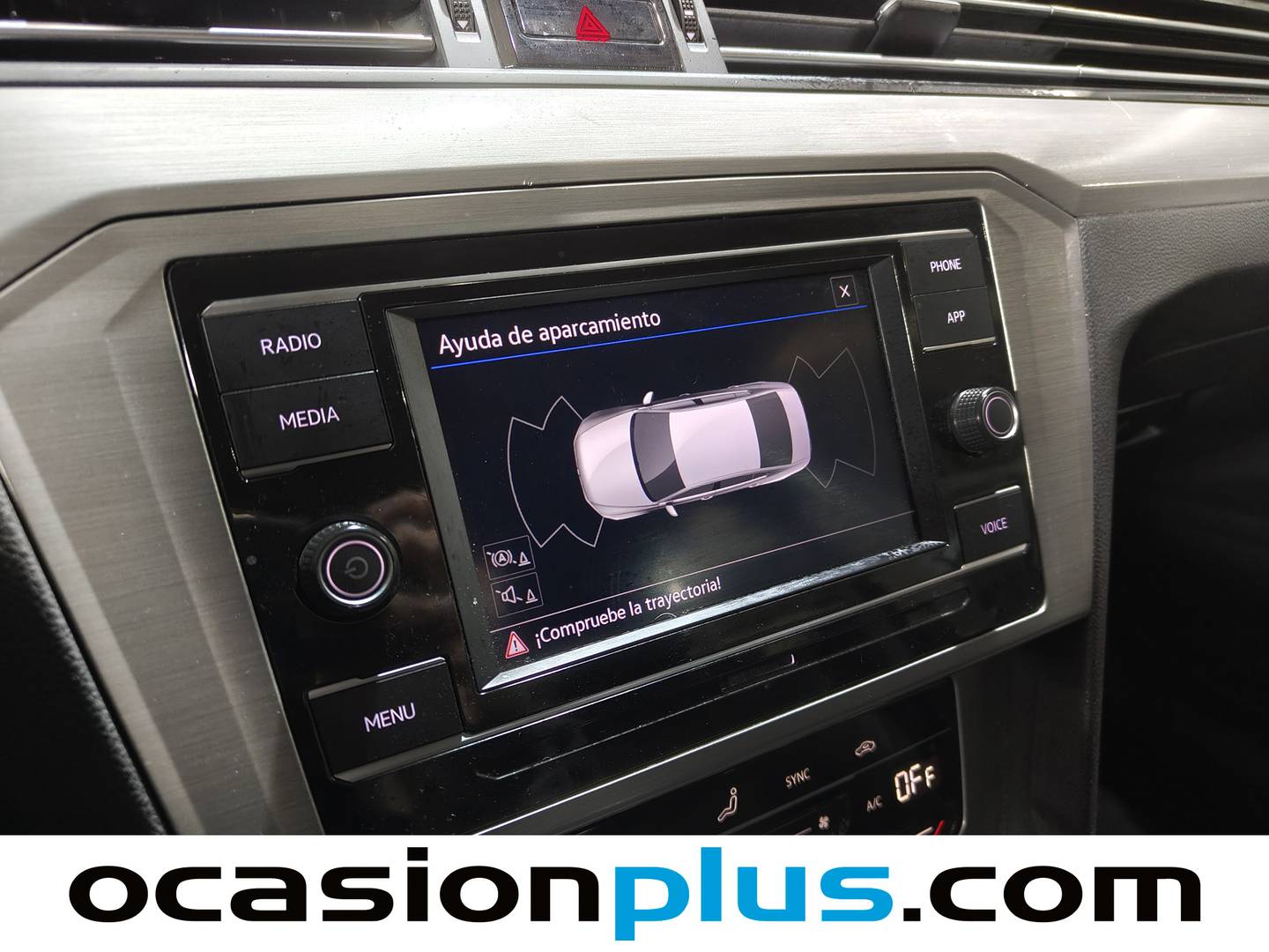 Equipamiento del Volkswagen Passat Volkswagen Passat Business 2.0 TDI (122 CV) DSG