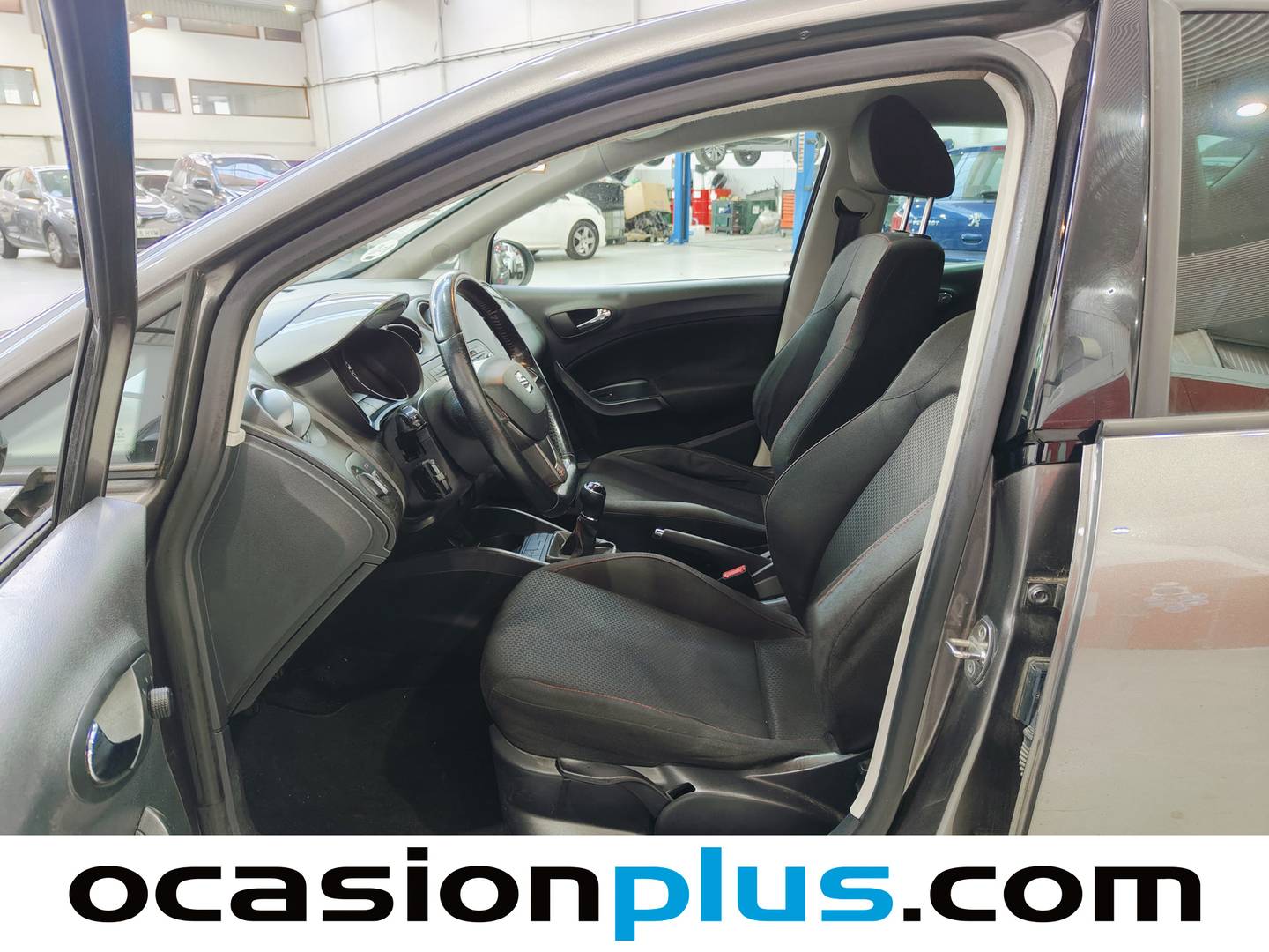 Foto asientos delanteros Seat Ibiza Seat Ibiza 1.6TDI CR FR (105 CV)