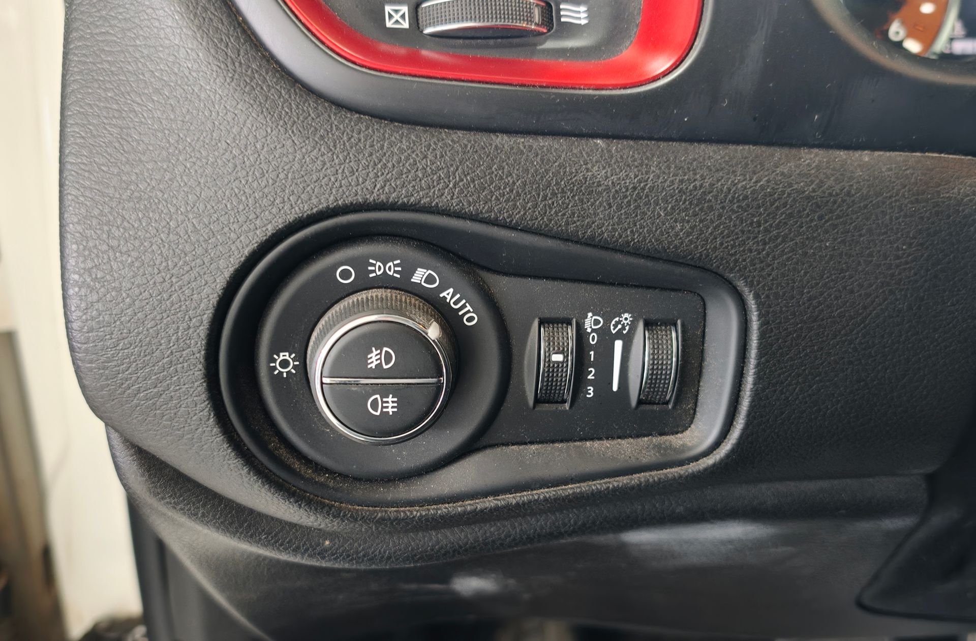 Jeep Renegade 2.0 MultiJet Trailhawk 4x4 AD Low - foto 35