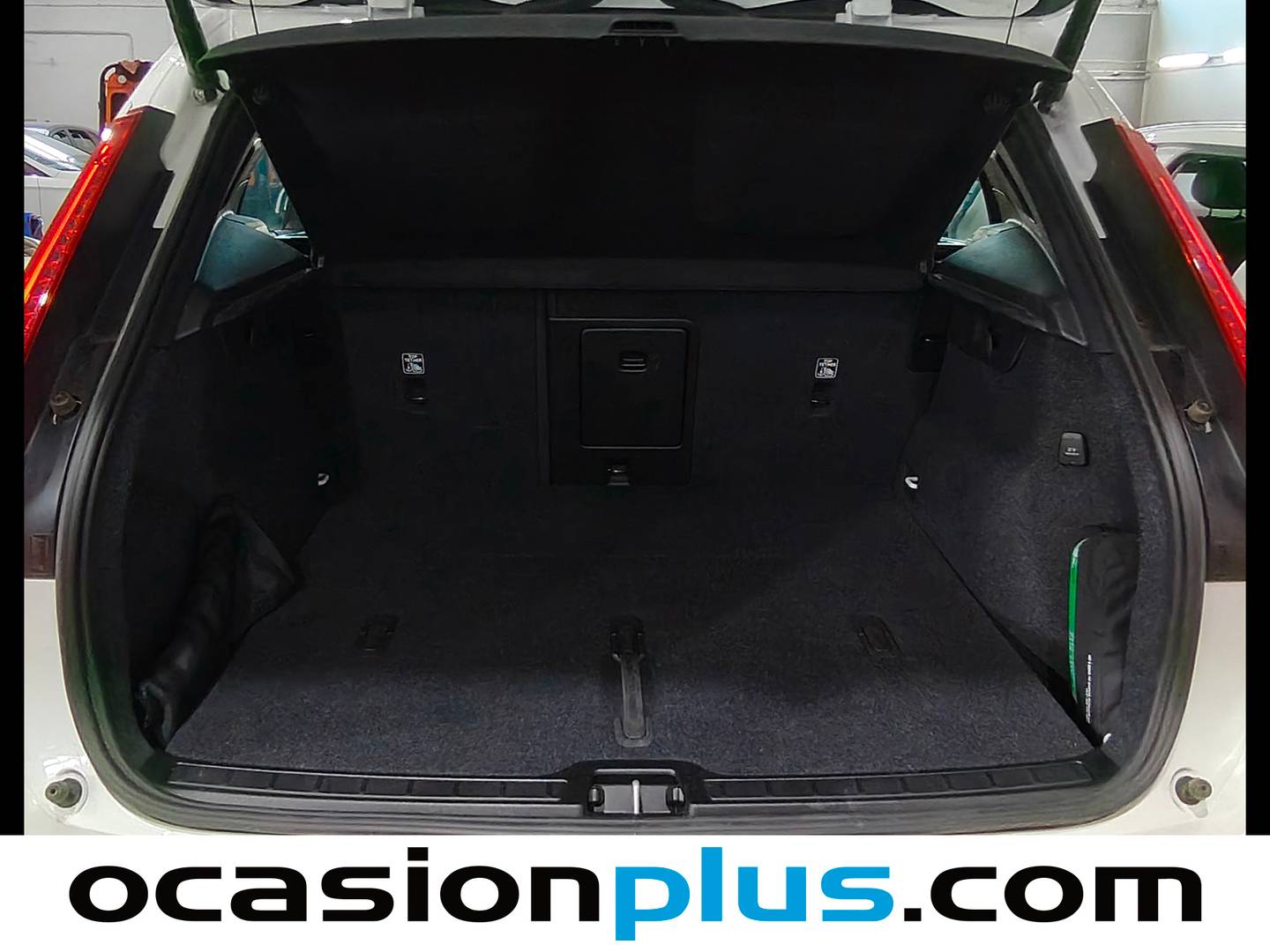 Fotos maletero Volvo XC40 Volvo XC40 B3 Gasolina Mild hybrid Core Auto (163 CV)