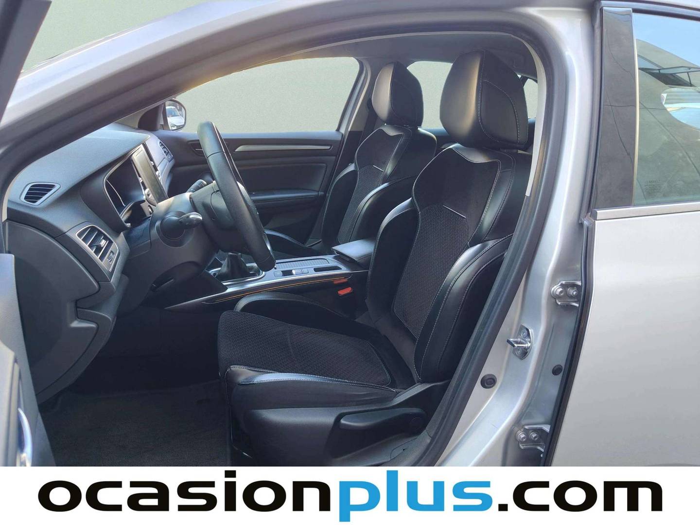 Foto asientos delanteros Renault Mégane Renault Megane Zen Energy TCe (130 CV)