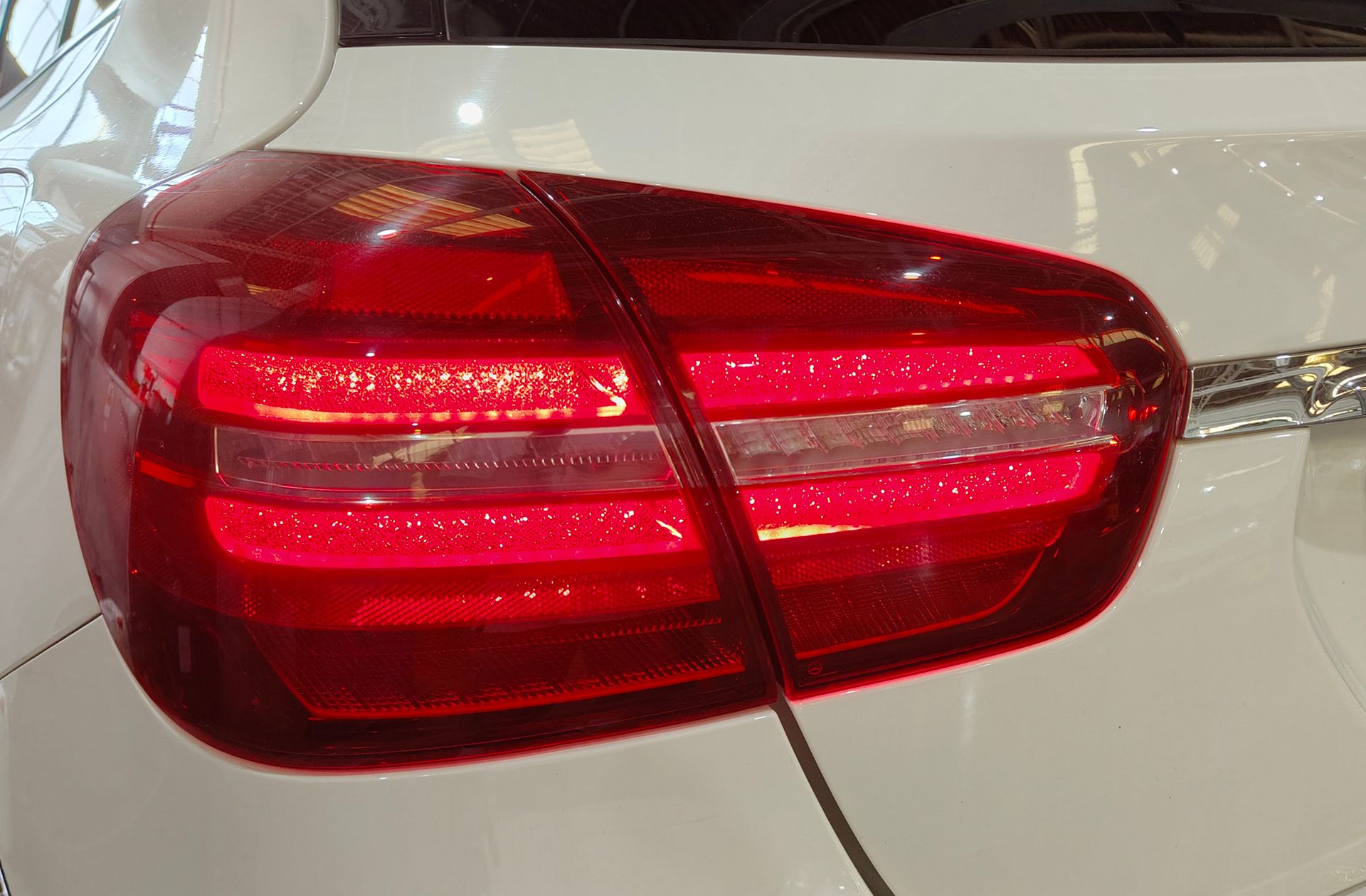 Mercedes-Benz GLA 200 Pack AMG - foto 17