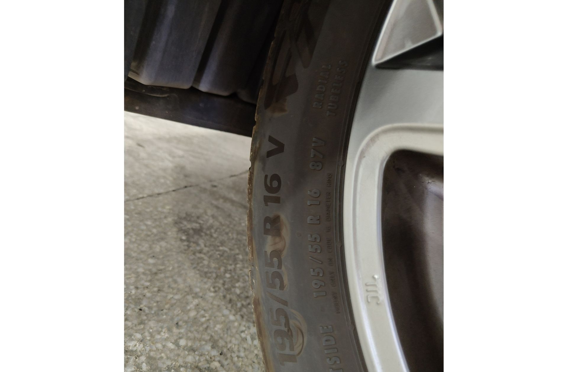 Toyota Yaris 120H Active Plus - foto 34