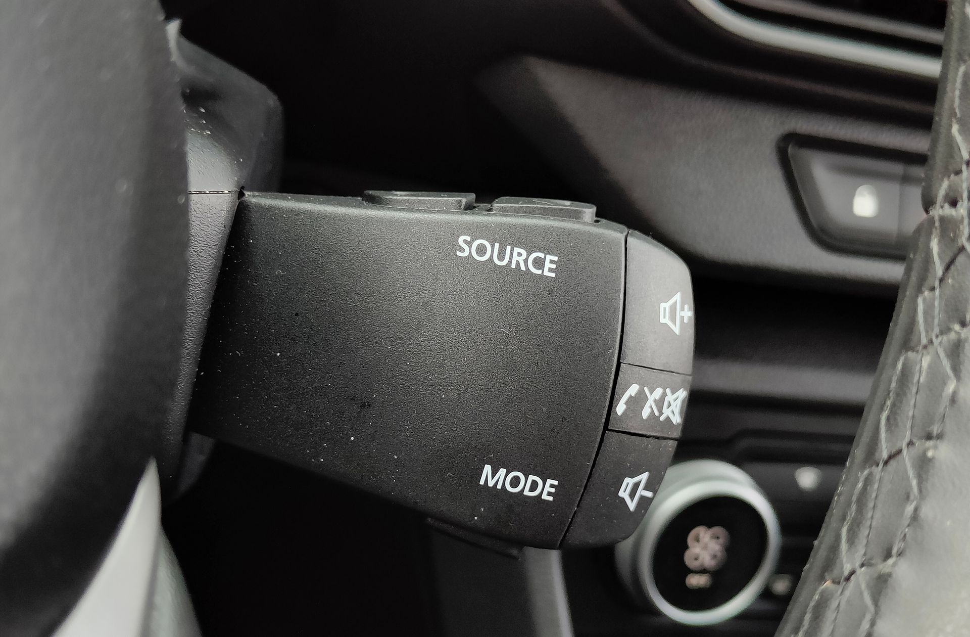 Dacia Sandero Stepway Extreme Go TCe - foto 27