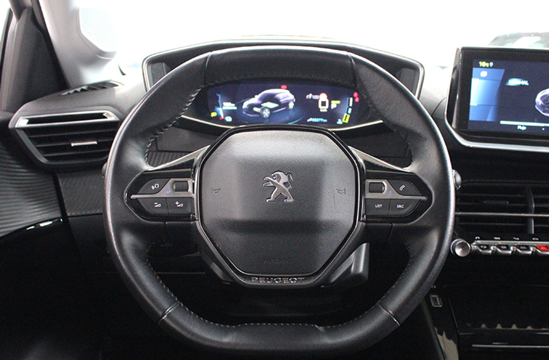 Peugeot 208 Eléctrico Allure - foto 30