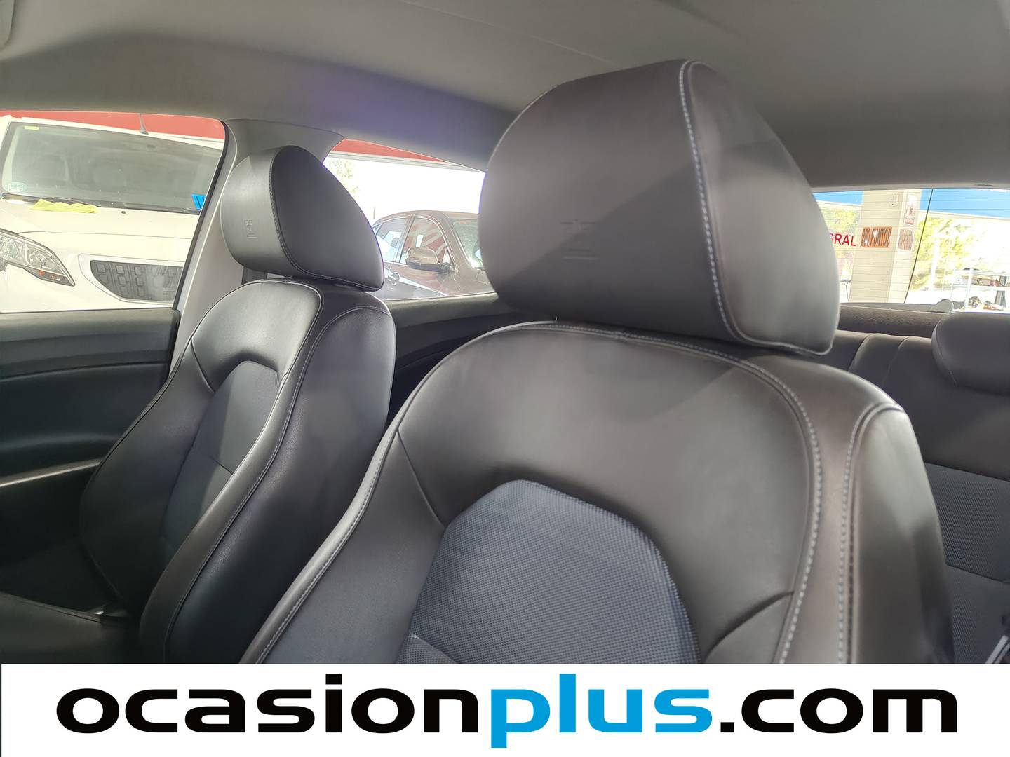 Extras y acabados del Seat Ibiza Seat Ibiza 1.0 EcoTSI Style Connect Blue  (110 CV)