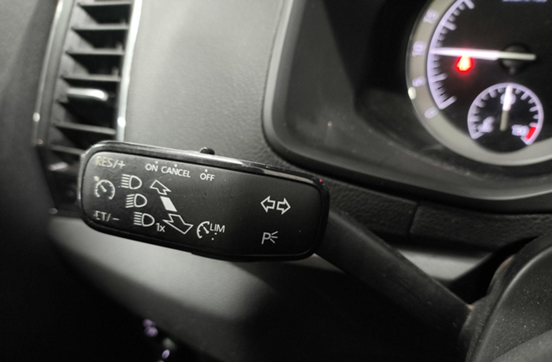Škoda Karoq 1.6 TDI Ambition - foto 28