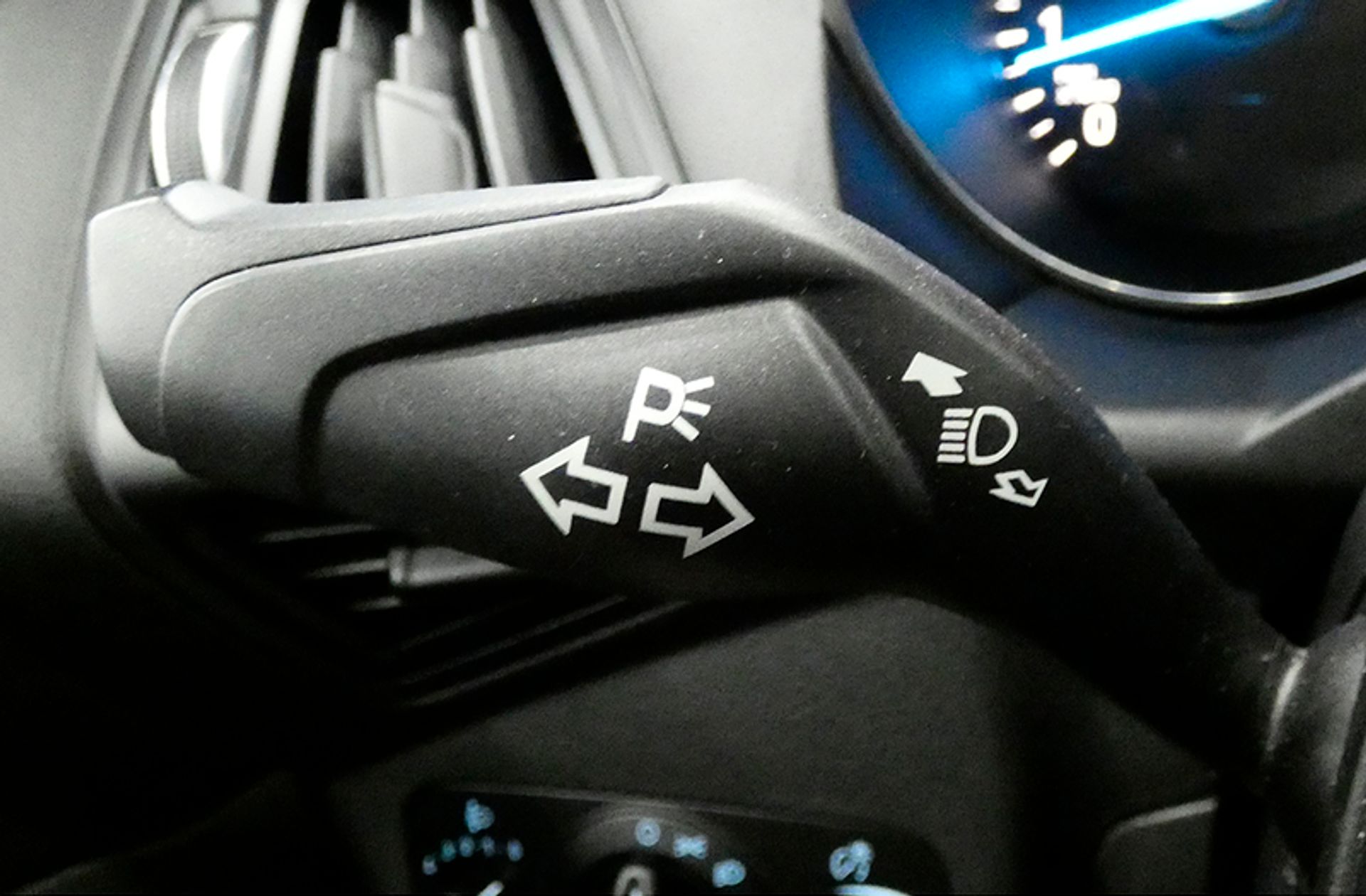 Ford Kuga 1.5 EcoBoost Trend 4x2 - foto 30