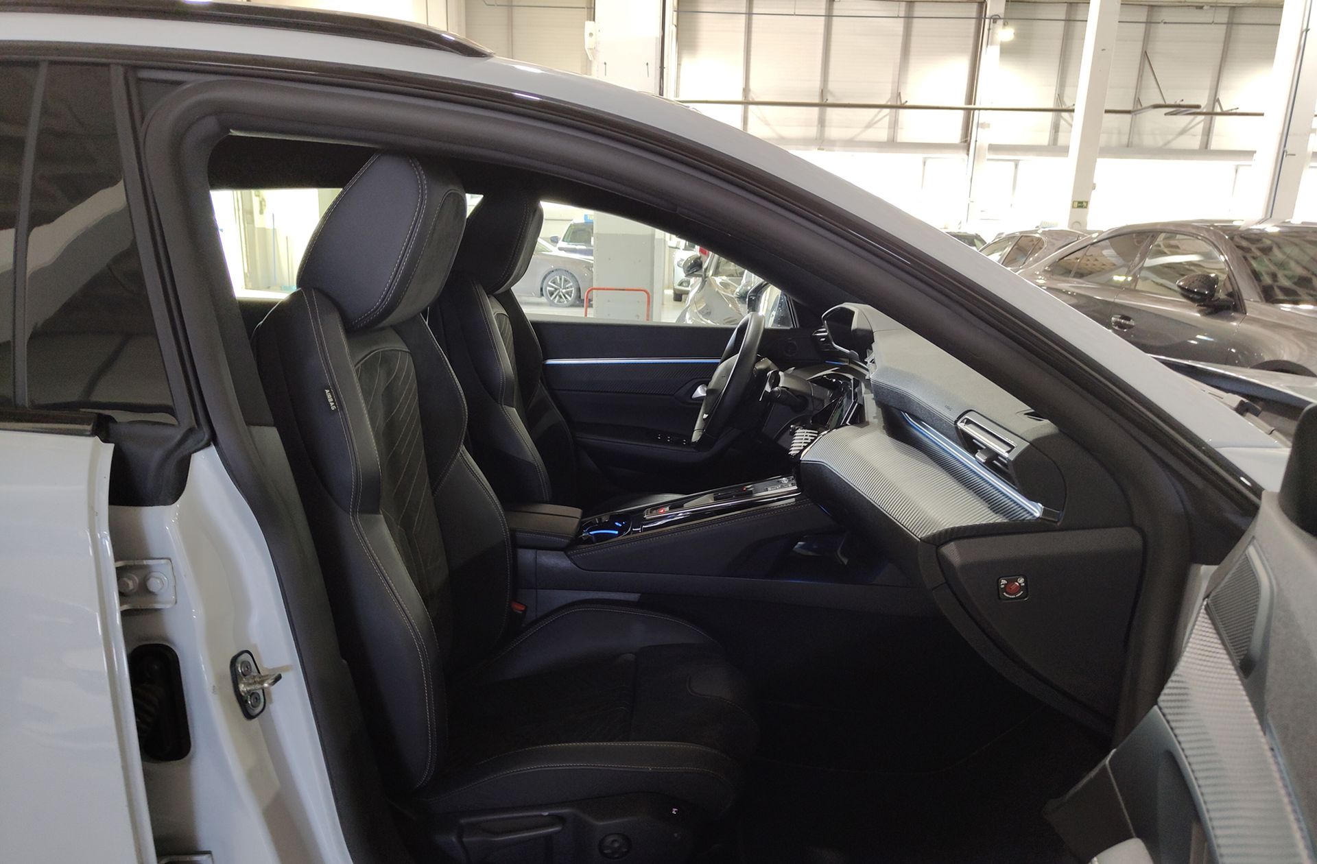 Peugeot 508 SW BlueHDi 130 GT EAT8 - foto 26