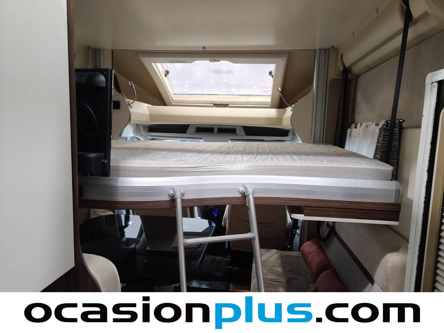 Extras y acabados del Benimar Tessoro Benimar Tessoro 2.2D 481 (170 CV ) 4 Plazas