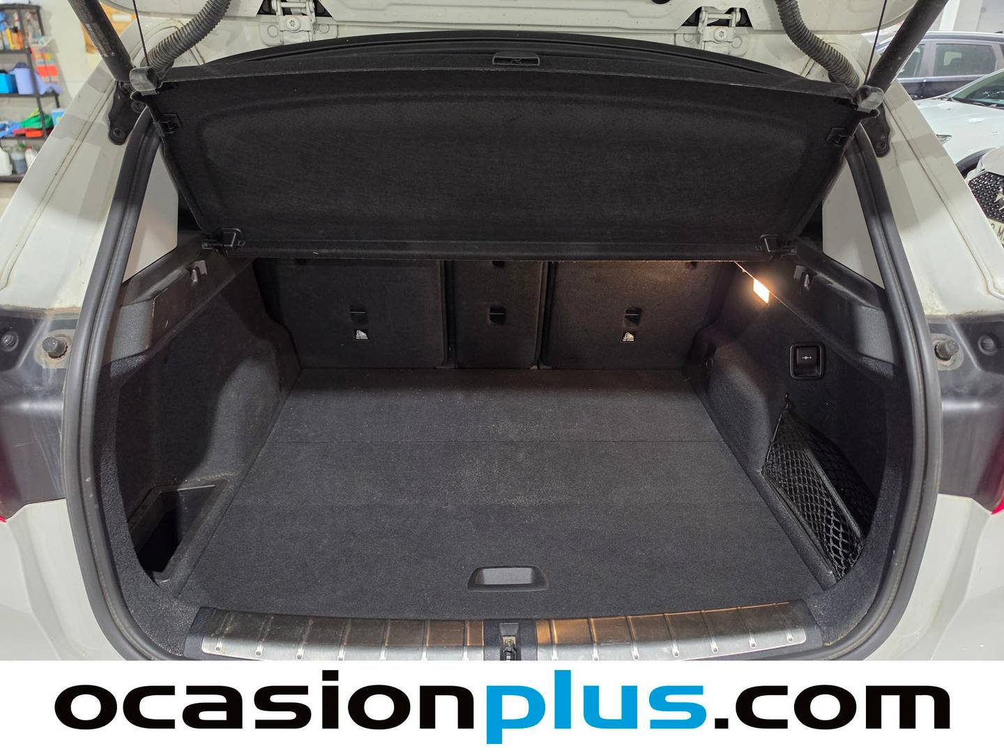 Fotos maletero BMW X1 BMW X1 sDrive18d Business (150 CV)