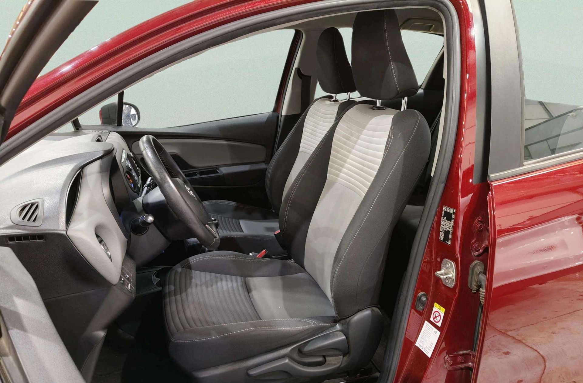 Toyota Yaris 1.5 Active Tech - foto 11